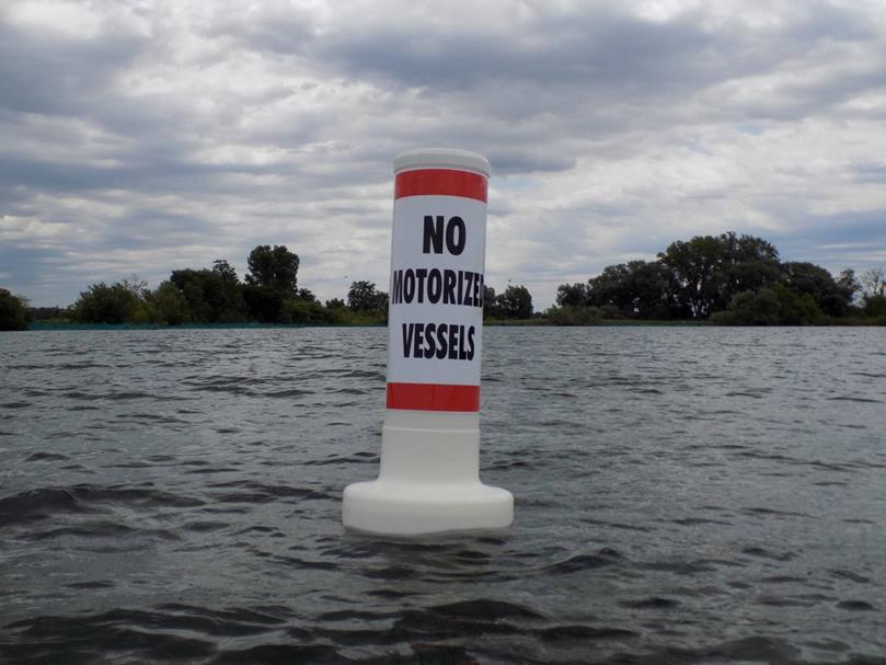 one-of-many-no-motorized-vessel-buoys-located-around-the-nesting-area-photo-by-josh-wulf-july-2016